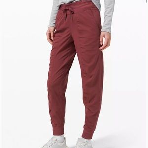 lululemon dance studio jogger 28in